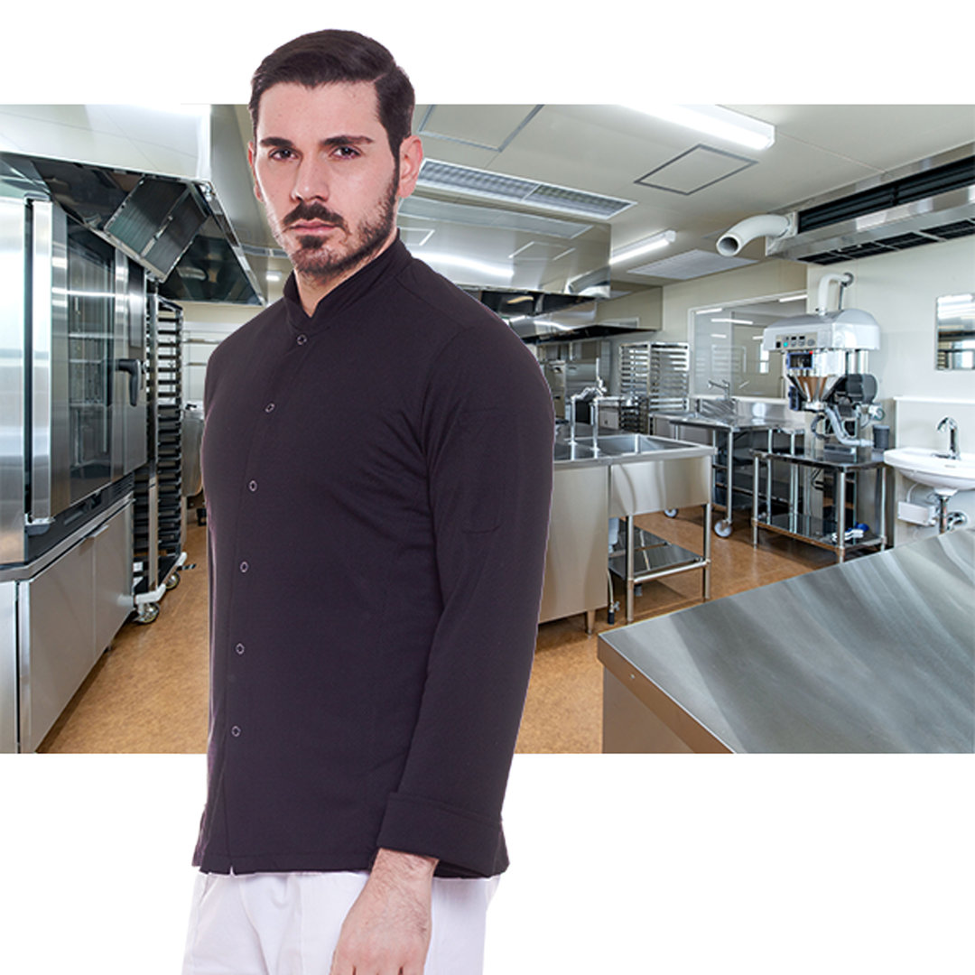 Breathable men's shirt for hot environments