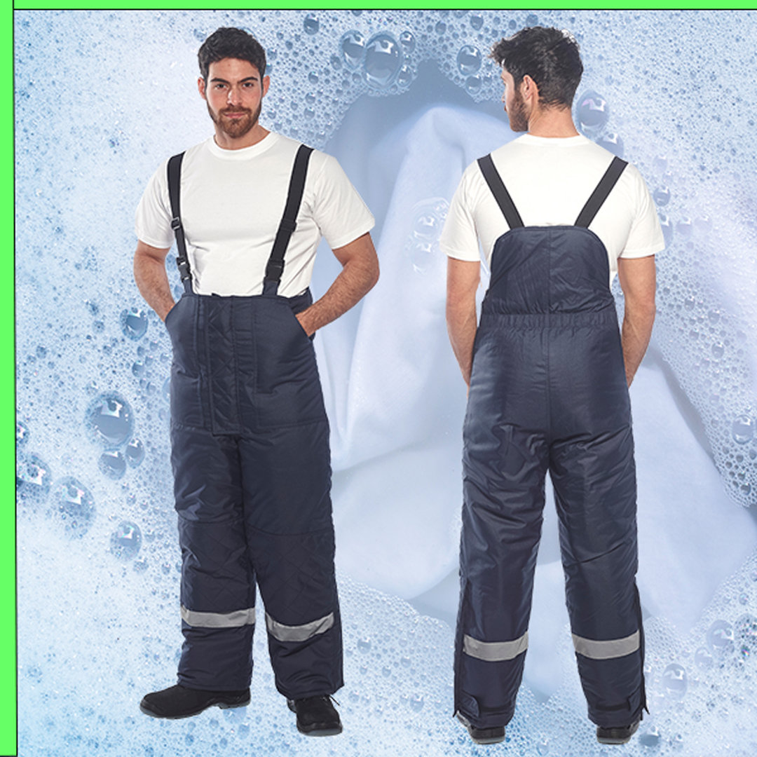 Trousers with suspenders in cold rooms